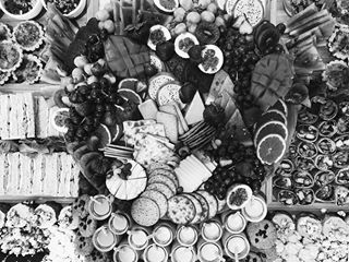 Swipe over to see the beautiful colors of this grazing at MuzQil and EzKa’s Baby Shower! ️???????????????????????? #grazebylemonpopps