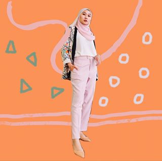 Blazers and tailored pants are my usual go-to pieces when I have no idea what to wear that day. (Wearing @al_hayaah.bn shawl, @fvbasics pants and @cul...